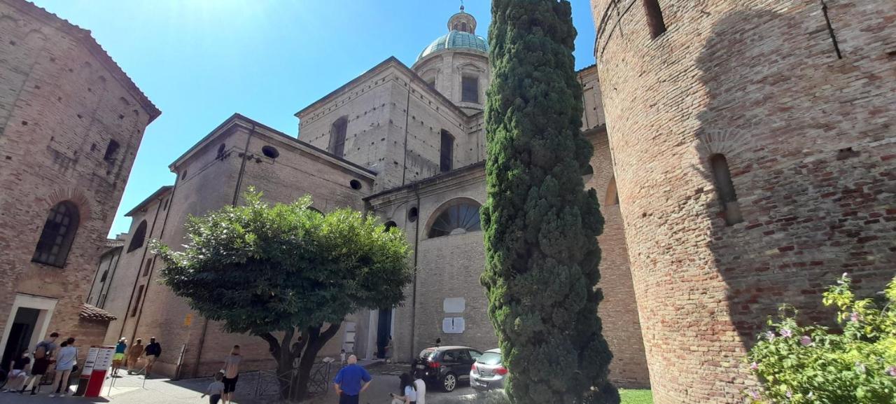 Corte Cavour. Una Mansarda Nel Cuore Della Citta Равенна Экстерьер фото